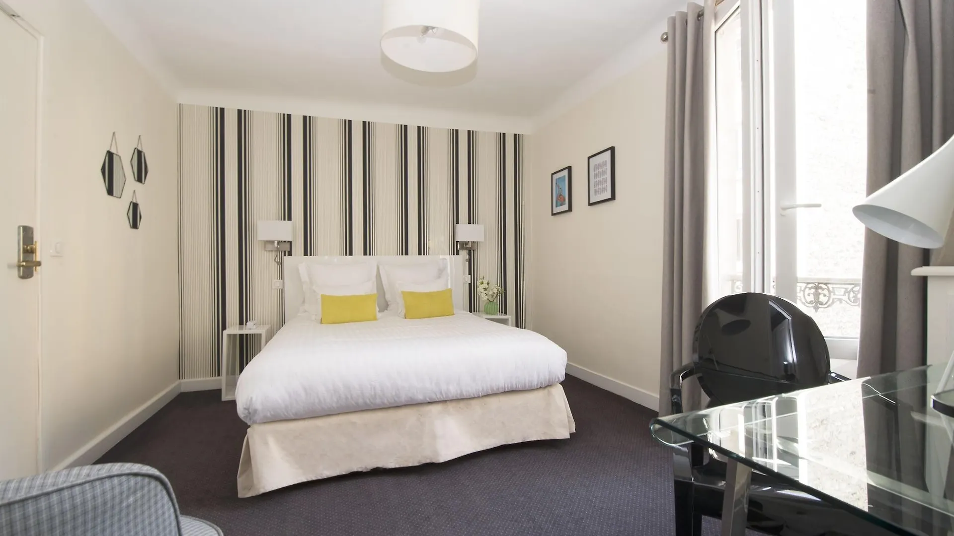 Hotel Des Batignolles 3*