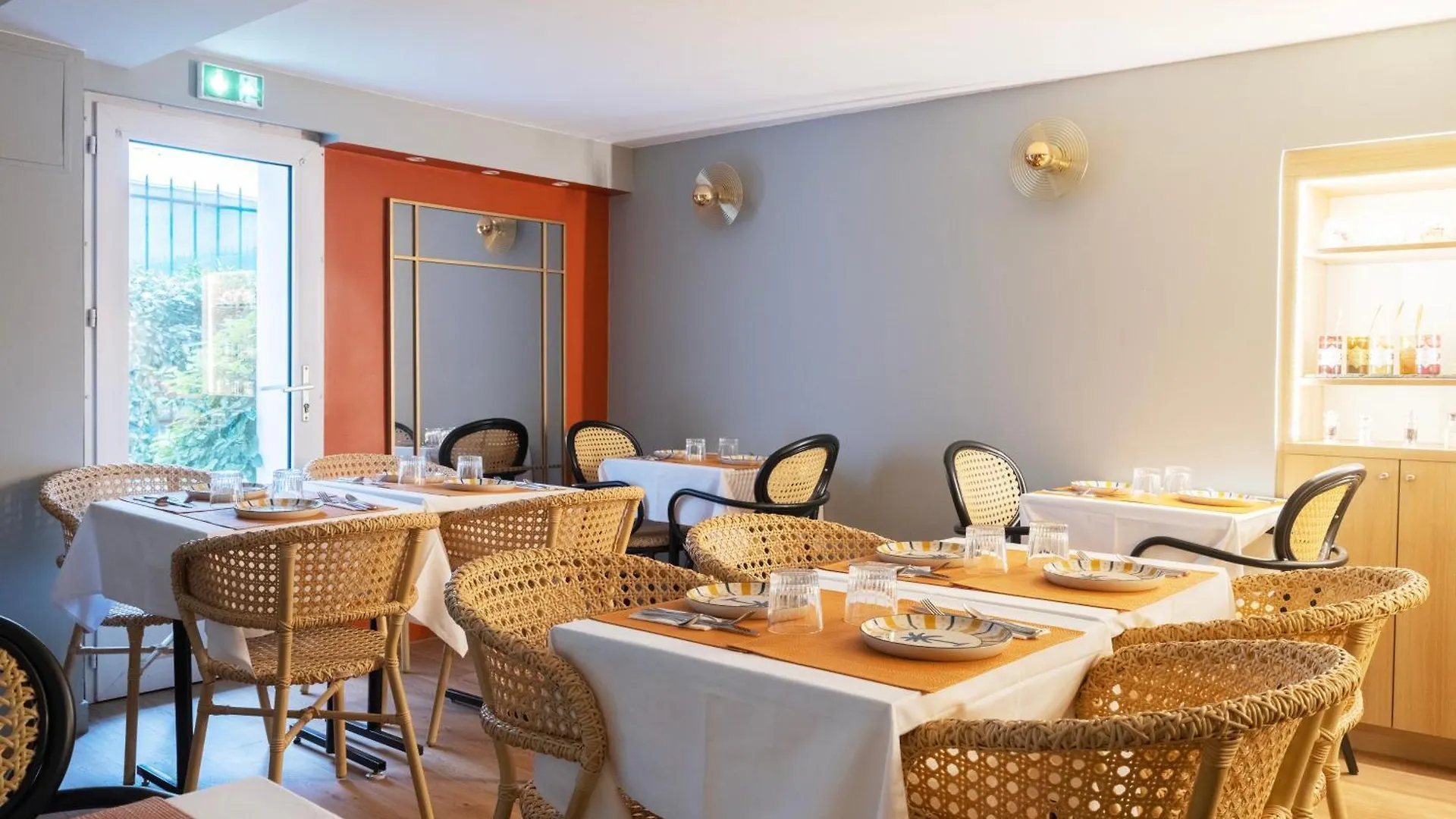 Hotel Des Batignolles Paris