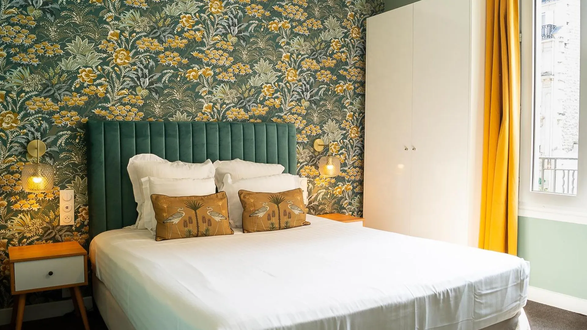 Des Batignolles Hotel