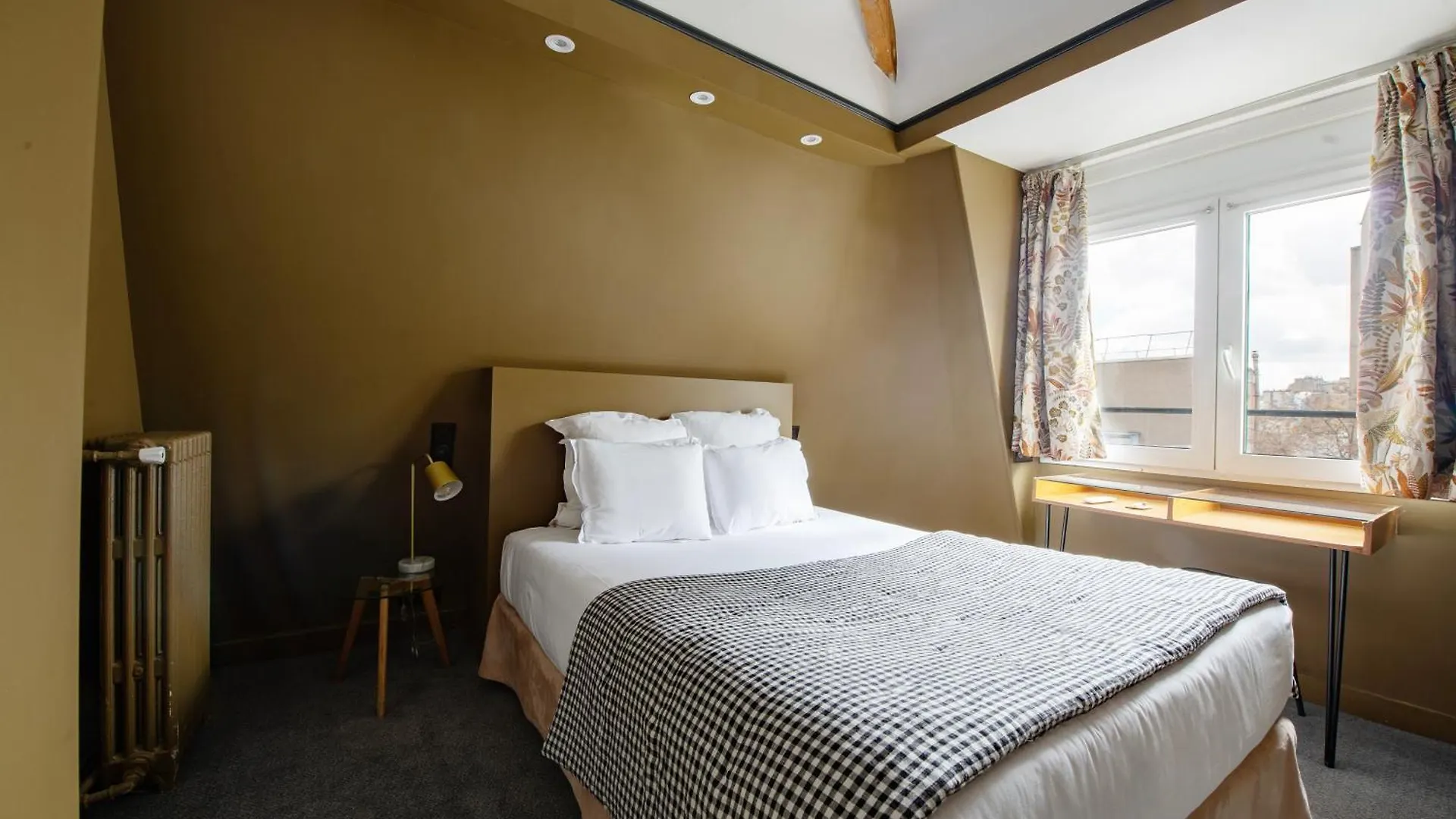 Hotel Des Batignolles Paris
