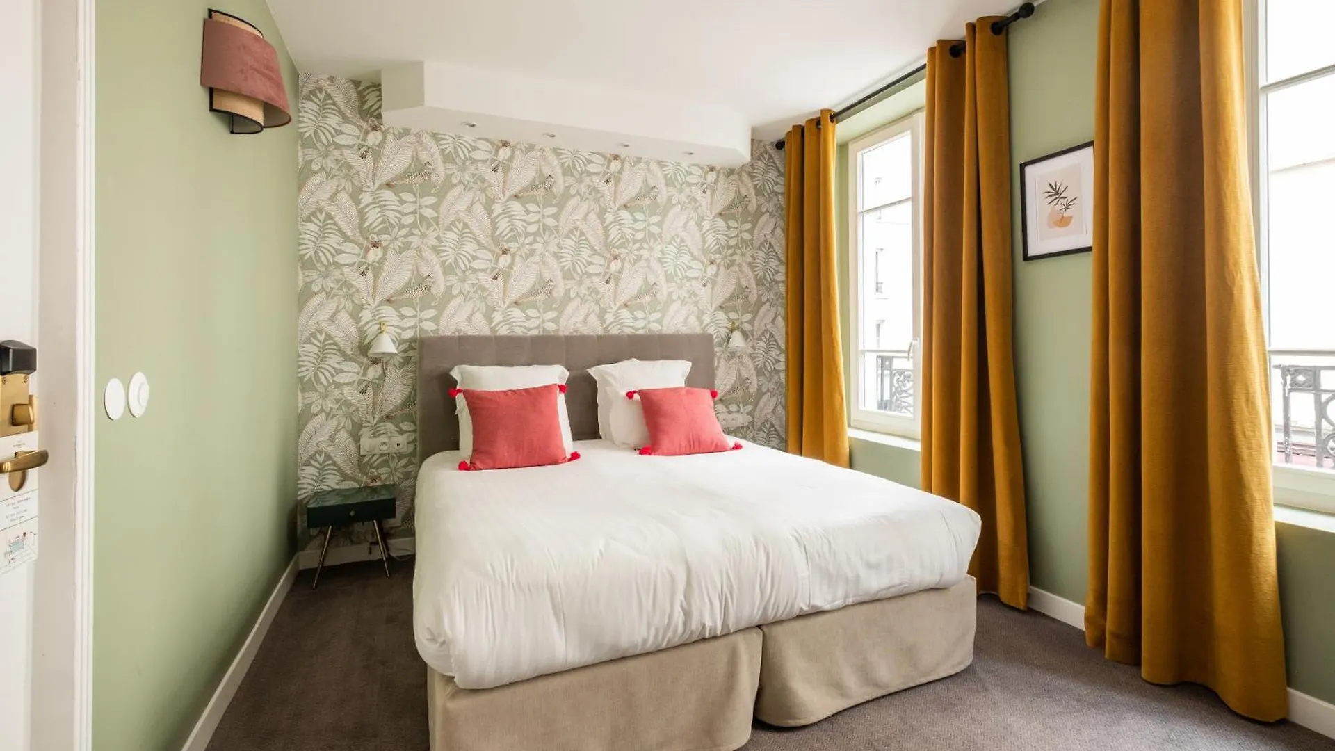 Hotel Des Batignolles Paris