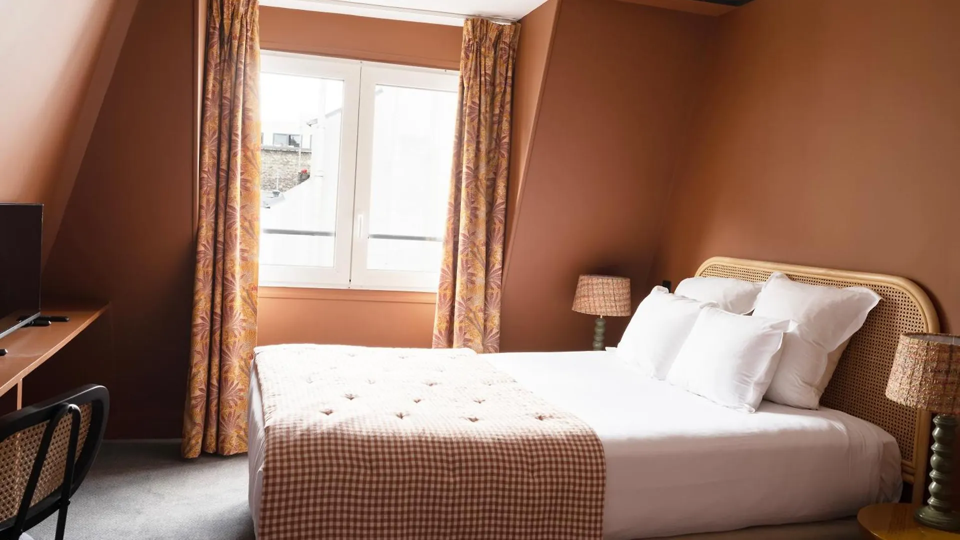 Otel Des Batignolles