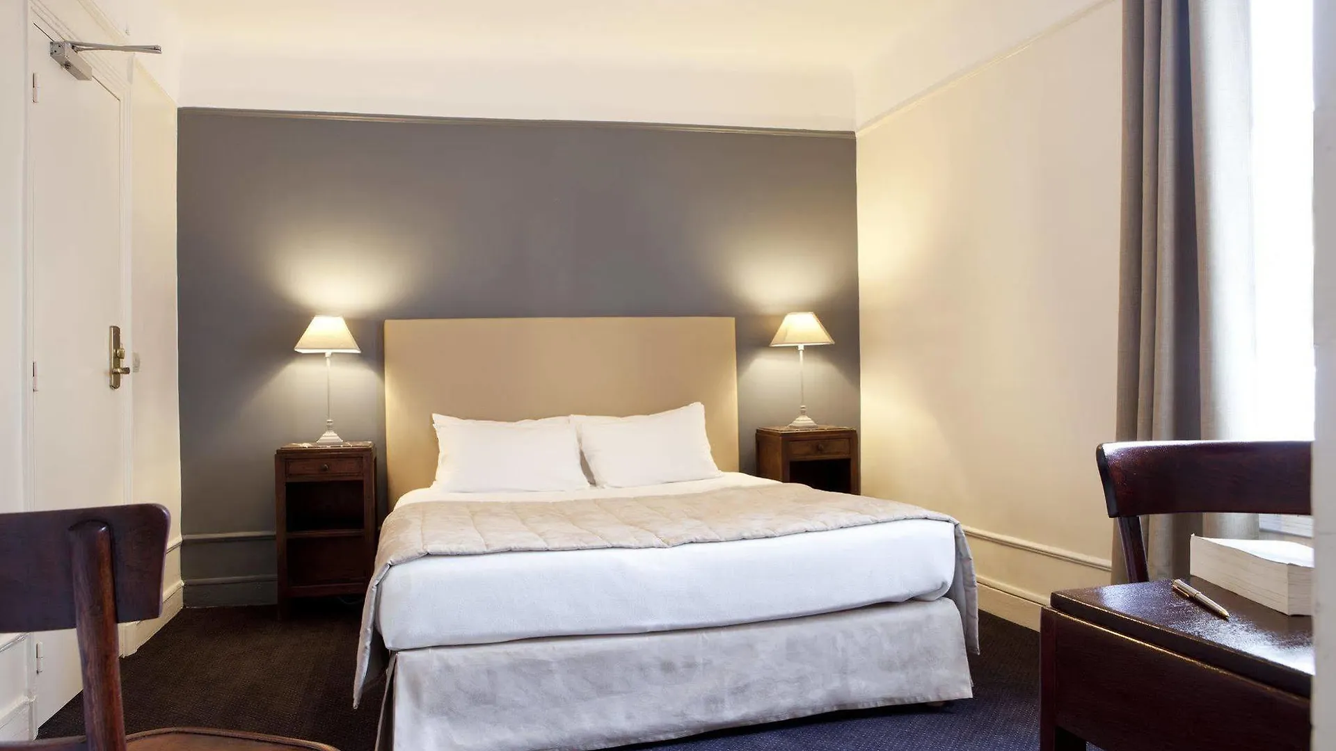 Otel Des Batignolles 3*